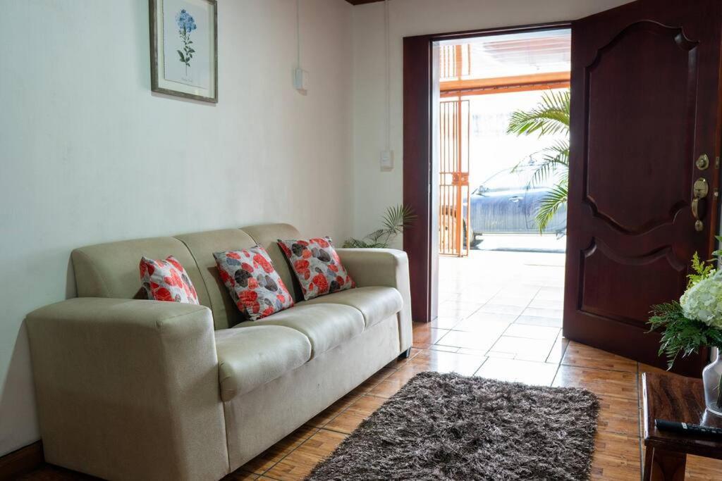 Tony'S House Villa La Fortuna Bagian luar foto